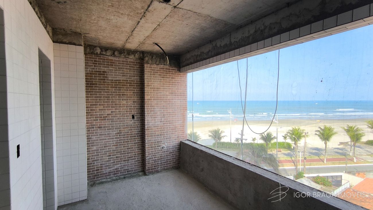 APARTAMENTO EM CONSTRUÇÃO, PRÉDIO FRENTE MAR E LAZER COMPLETO
