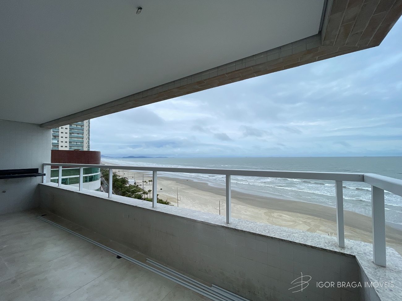 EXCELENTE CONSTRUÇÃO, FINO ACABAMENTO E LAZER COMPLETO