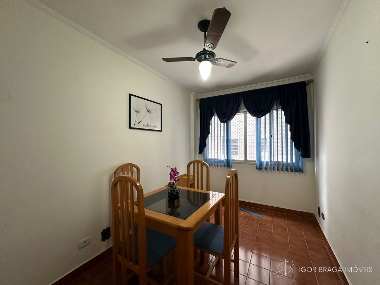 EXCELENTE APARTAMENTO, AMPLO E COM ÀREA DE LAZER