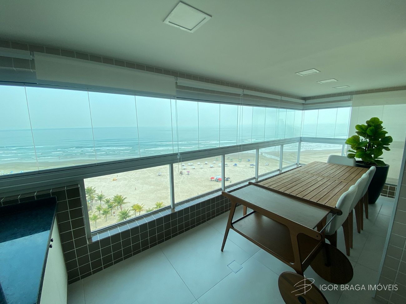 BELÍSSIMO APARTAMENTO, FINO ACABAMENTO E LAZER COMPLETO