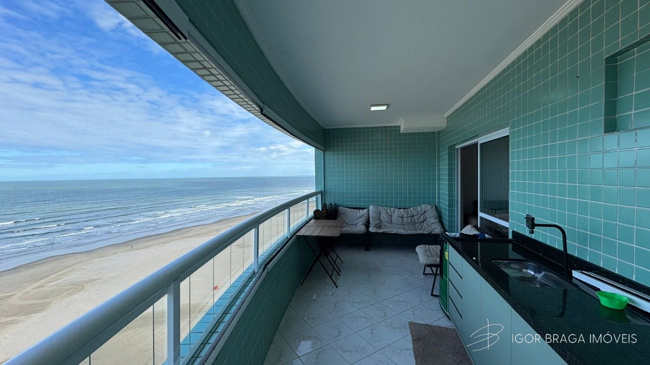 EXCELENTE APARTAMENTO, À 10M DO MAR E LAZER COMPLETO