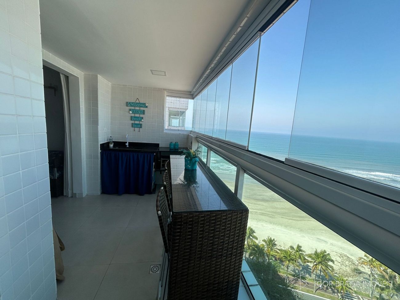 BELÍSSIMO APARTAMENTO, FINO ACABAMENTO E LAZER COMPLETO