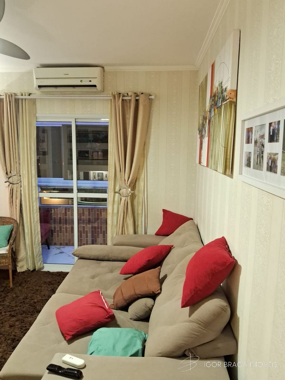 APARTAMENTO AMPLO, FINO ACABAMENTO E ÀREA DE LAZER