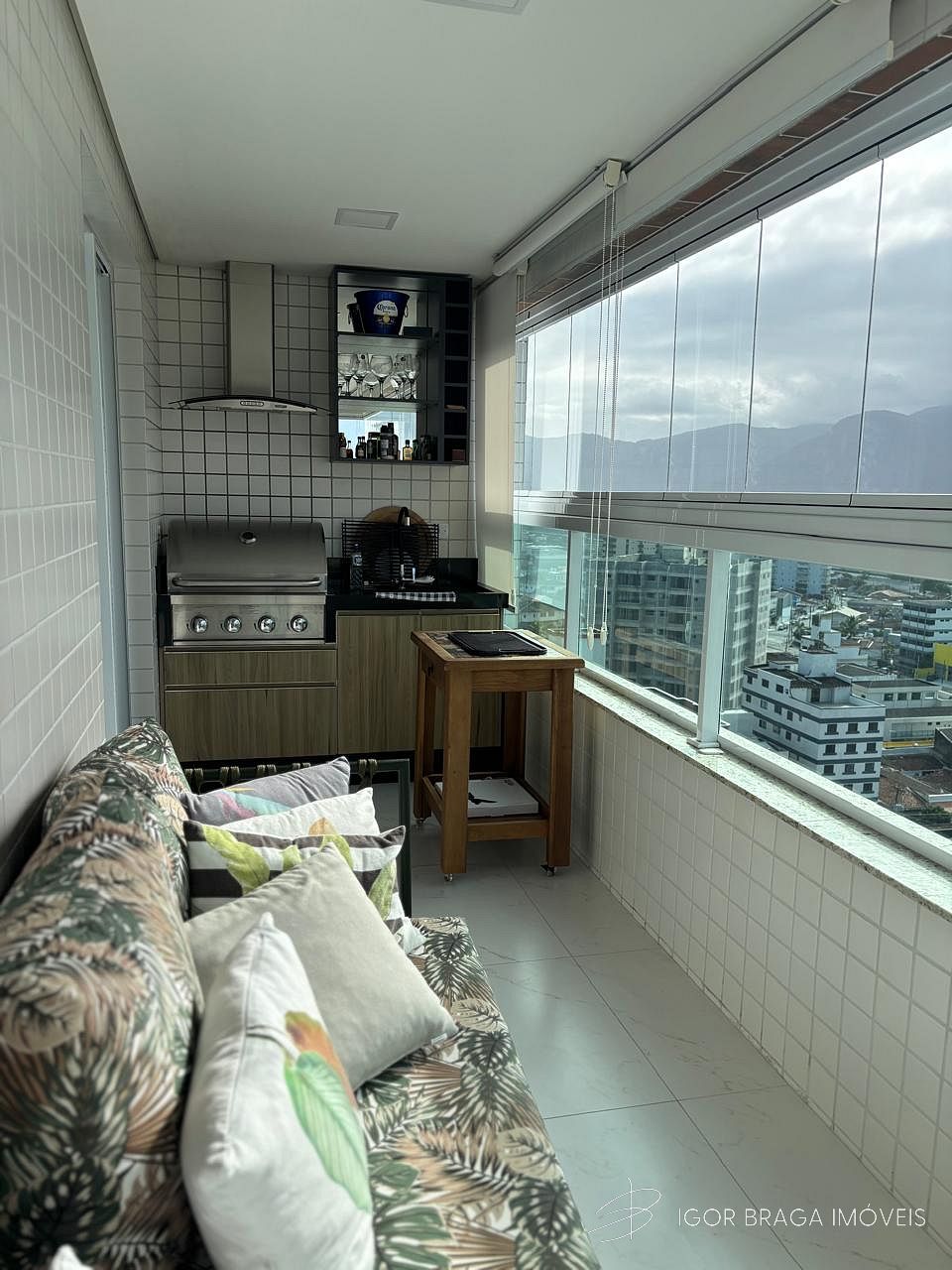 BELÍSSIMO APARTAMENTO, À 550M DO MAR E LAZER COMPLETO