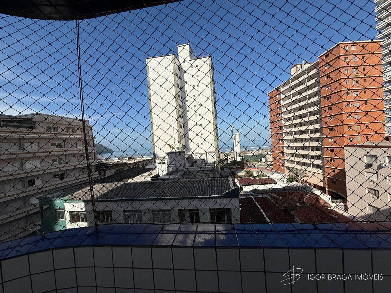 EXCELENTE APARTAMENTO, AMPLO E ÀREA DE LAZER