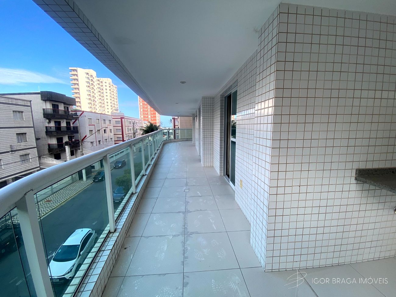 EXCELENTE APARTAMENTO, À 150M DO MAR E  LAZER COMPLETO