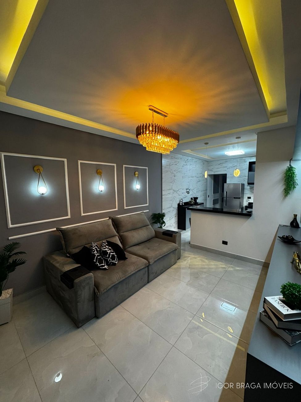 EXCELENTE CASA, AMPLA E FINO ACABAMENTO