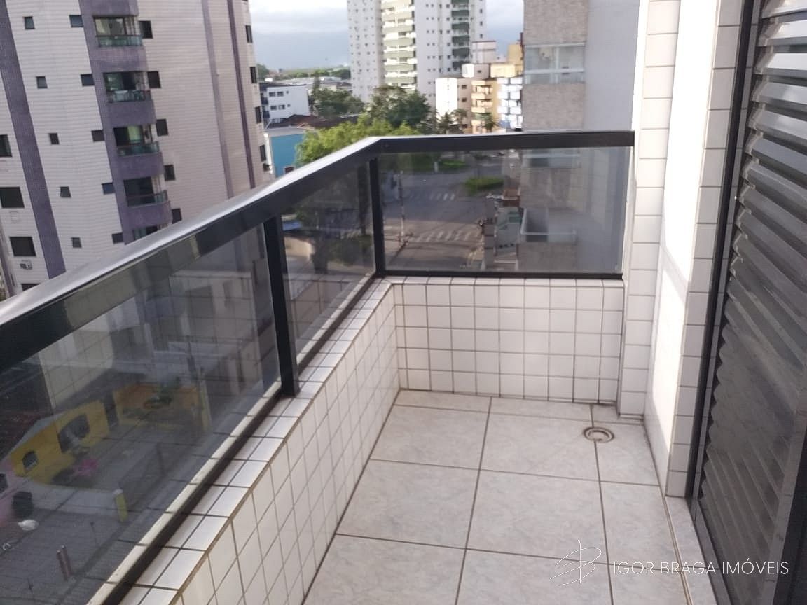 BELÍSSIMO APARTAMENTO, 300 METROS DA PRAIA  LAZER COMPLETO