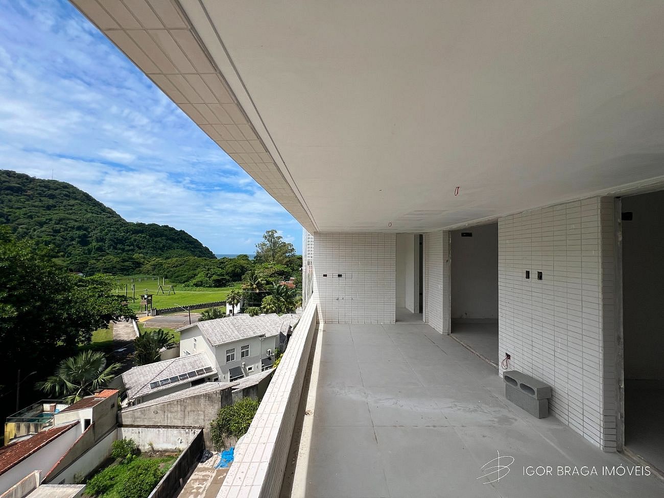 BELÍSSIMO APARTAMENTO, À 550M DO MAR E LAZER COMPLETO