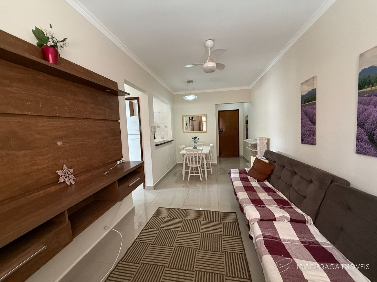 BELÍSSIMO APARTAMENTO, À 230M DO MAR