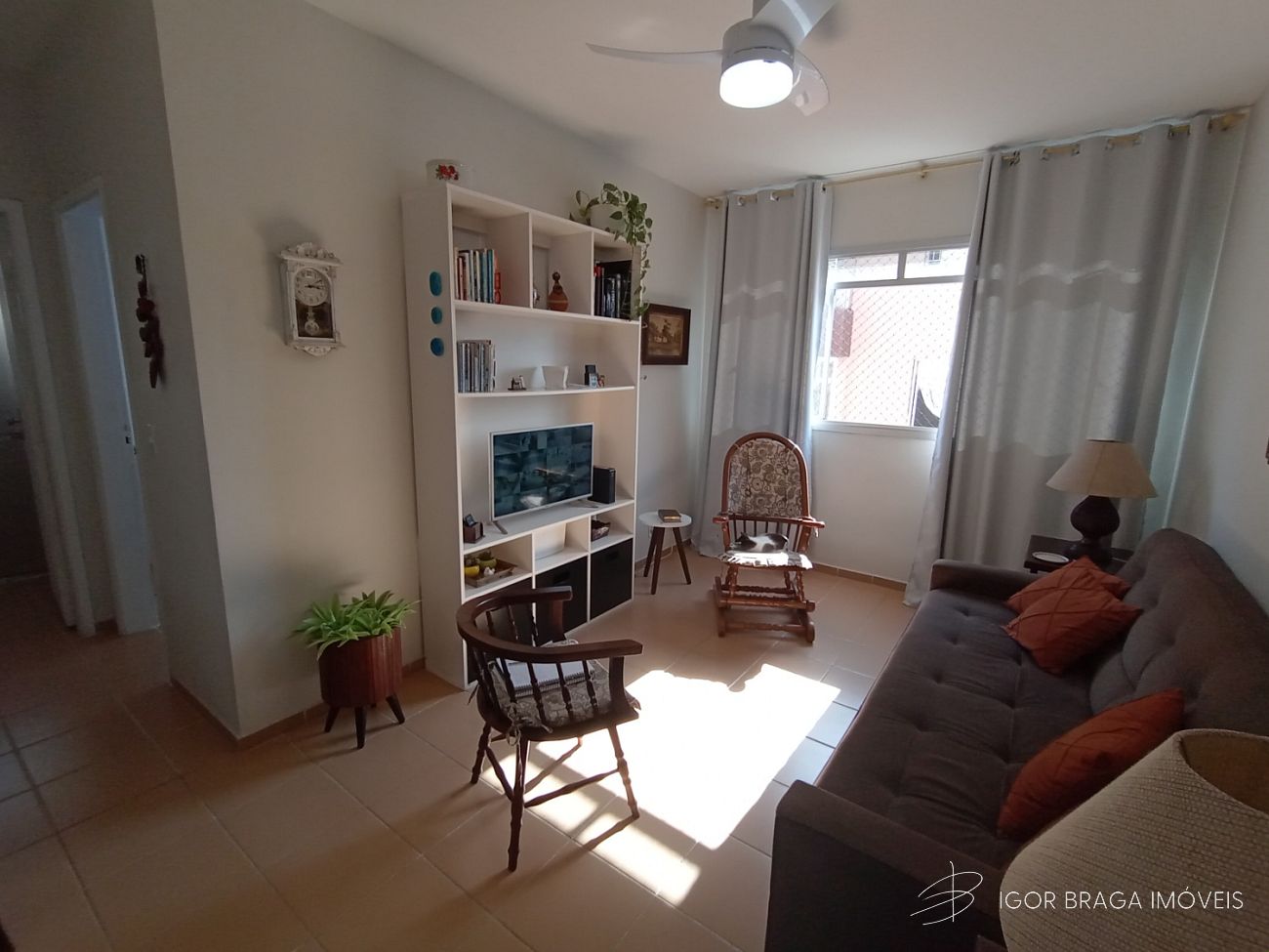 BELÍSSIMO APARTAMENTO, À 120M DO MAR E LAZER COMPLETO