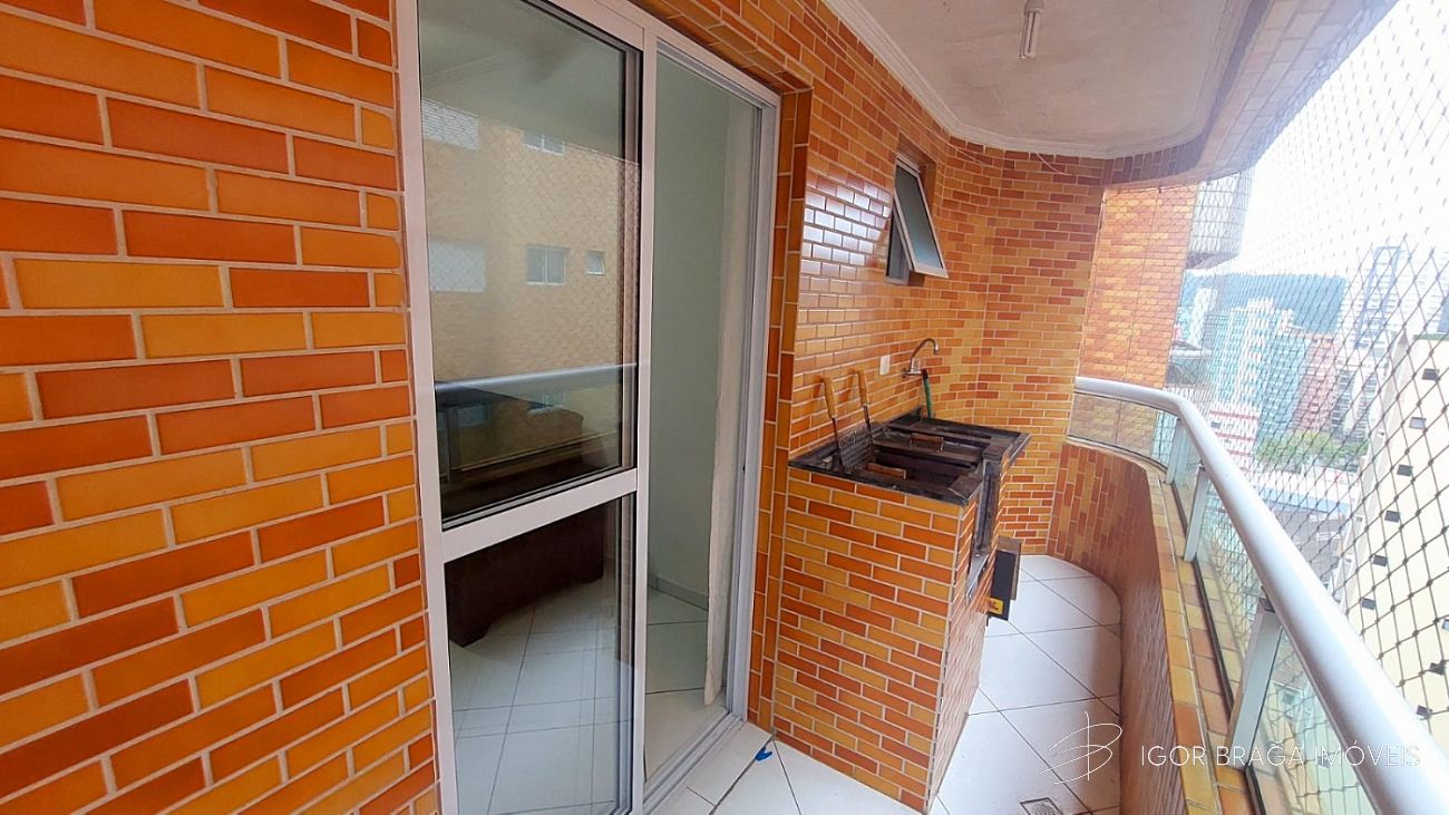 BELÍSSIMO APARTAMENTO, À 200M DO MAR E LAZER COMPLETO