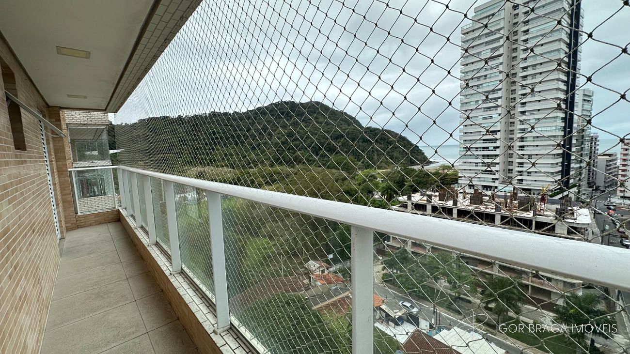 EXCELENTE APARTAMENTO, À 400M DO MAR E LAZER COMPLETO