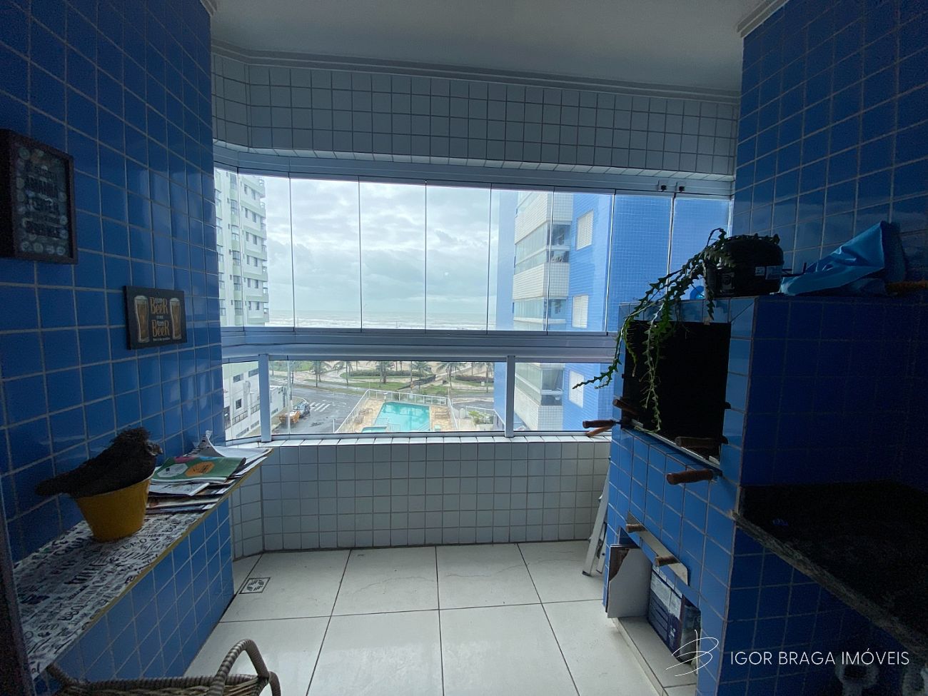 EXCELENTE APARTAMENTO A 100M DO MAR E LAZER COMPLETO