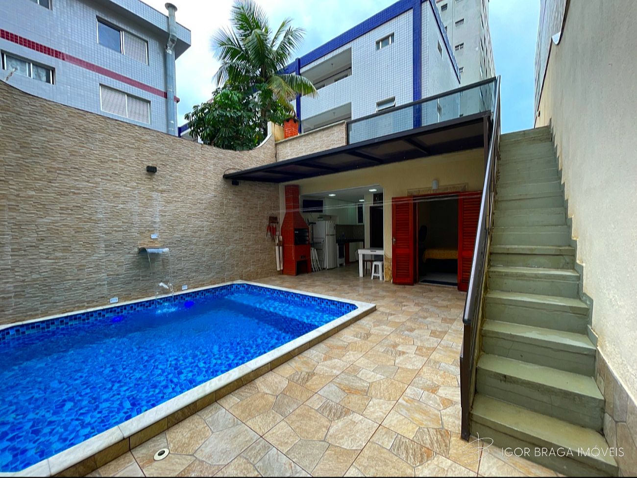 EXCELENTE CASA, A 100M DO MAR E ÁREA GOURMET