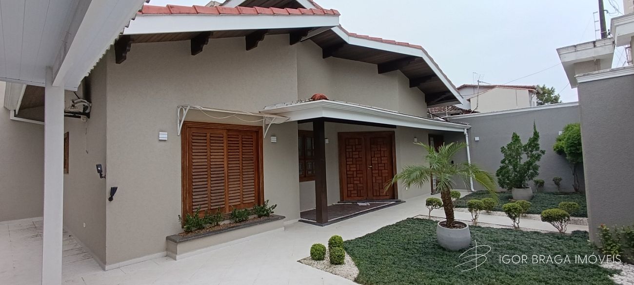 BELÍSSIMA CASA A 390M DO MAR E COM AREA GOURMET