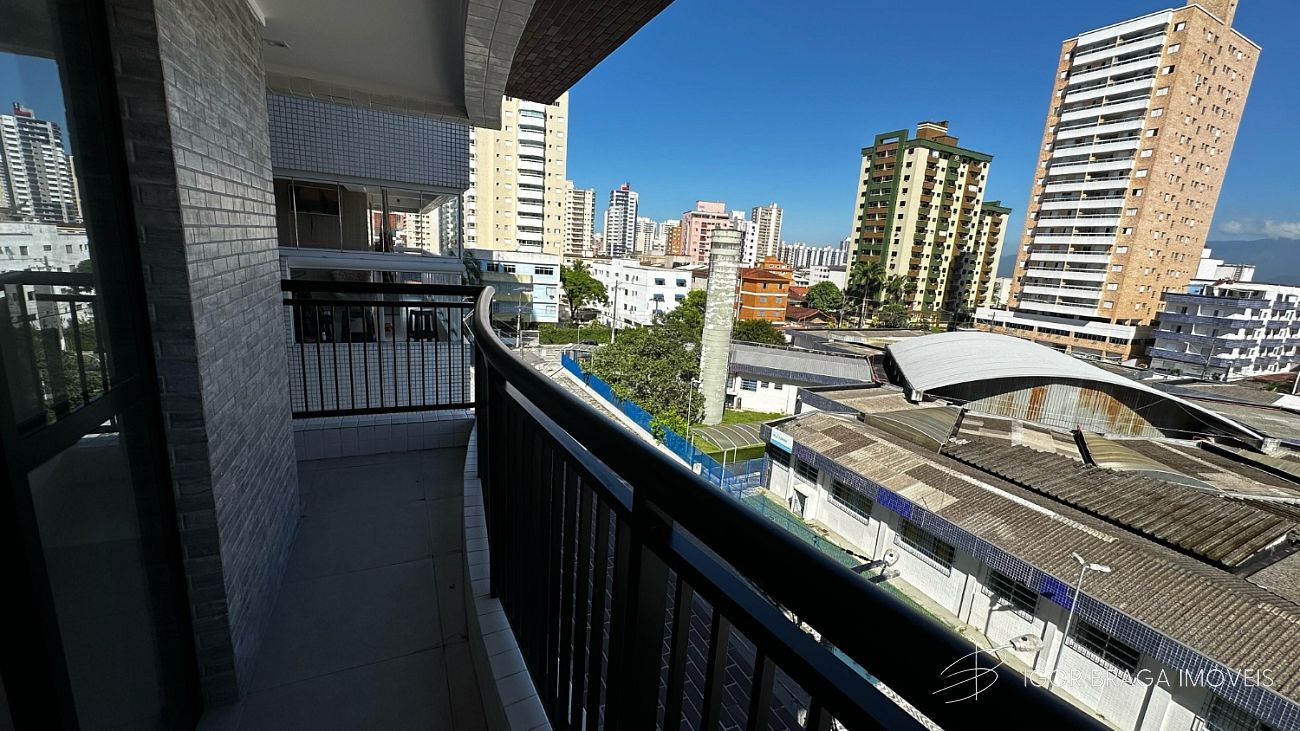 EXCELENTE APARTAMENTO A 400M DO MAR E COM LAZER COMPLETO
