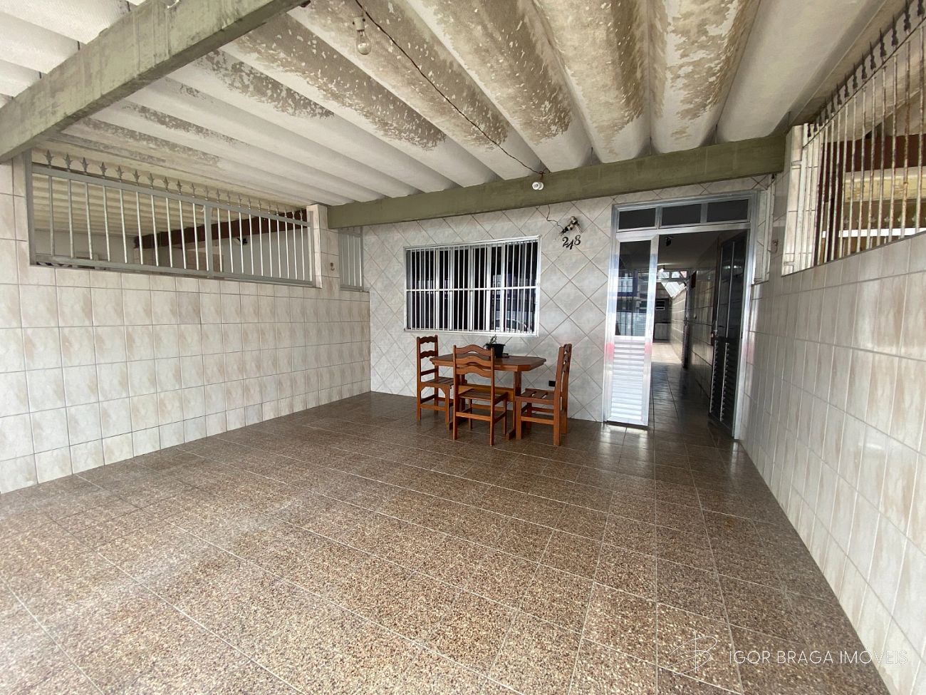 EXCELENTE CASA, À 350 METROS DO MAR