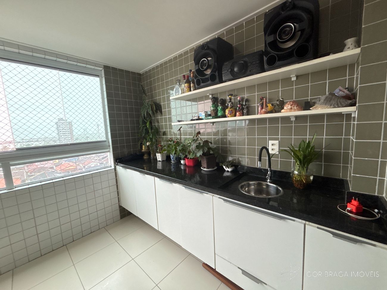 EXCELENTE APARTAMENTO A 340M DO MAR E COM LAZER COMPLETO