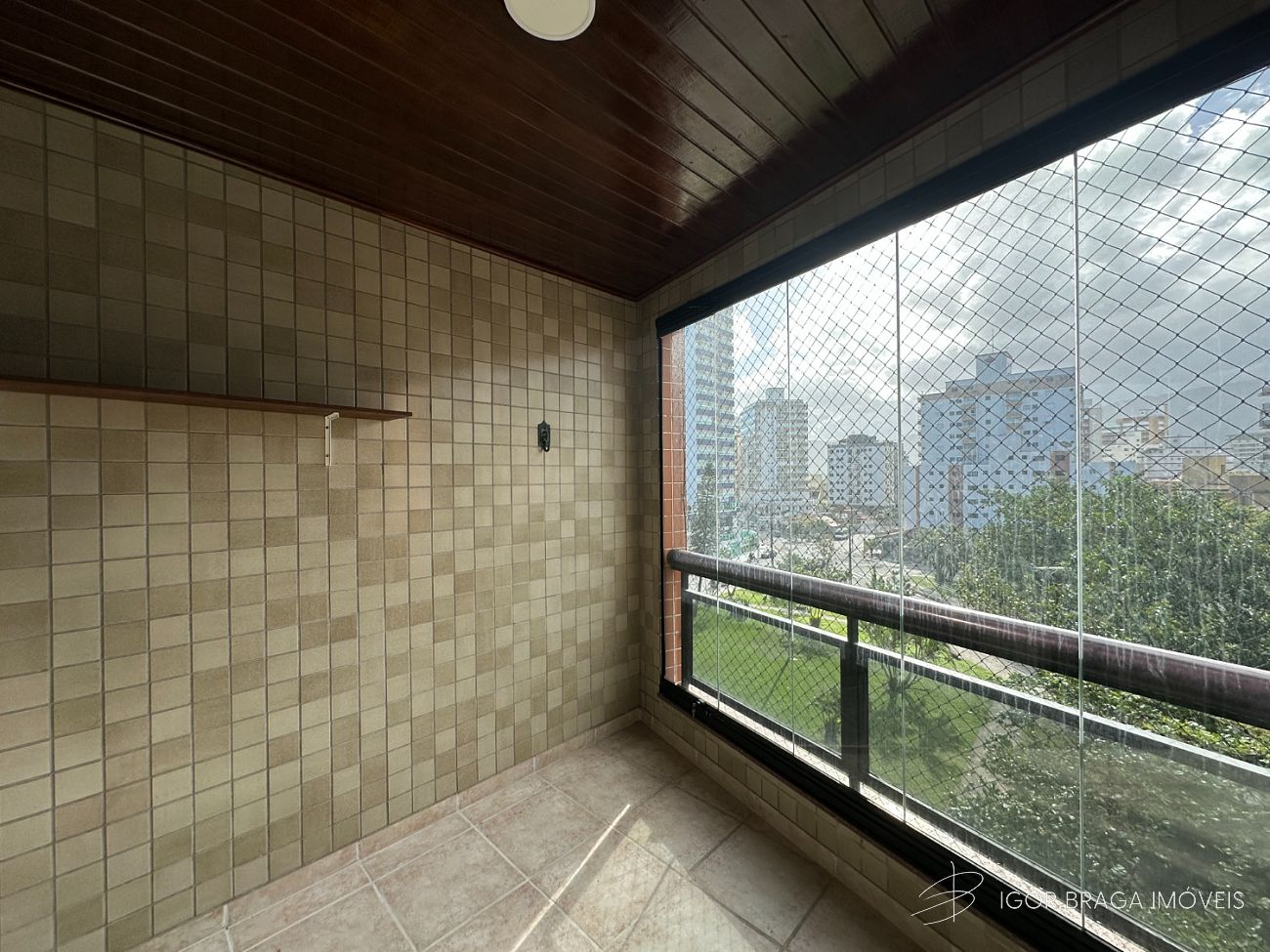 EXCELENTE APARTAMENTO A 50M DO MAR