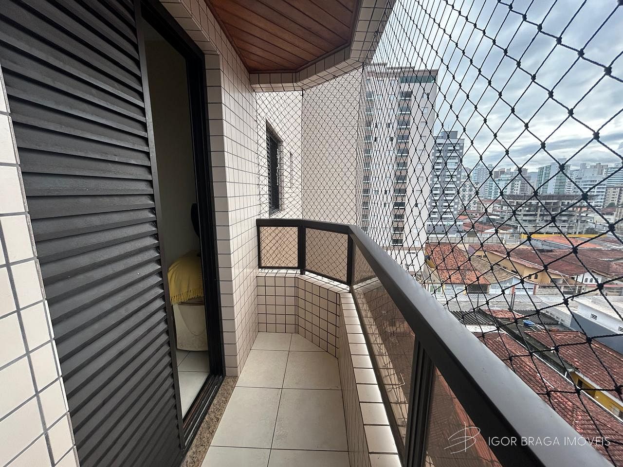 EXCELENTE APARTAMENTO A 20M DO MAR E COM AREA DE LAZER COMPLETA