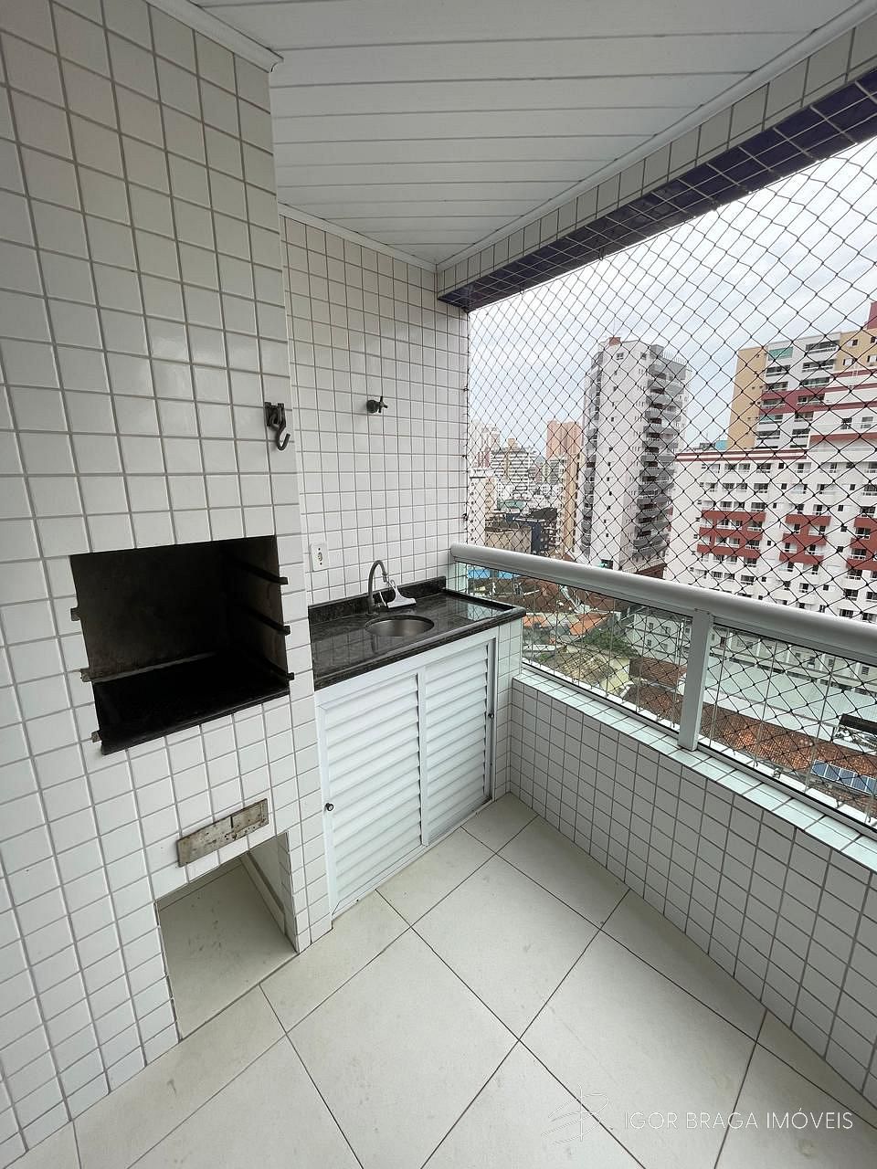 EXCELENTE APARTAMENTO A 100M DO MAR