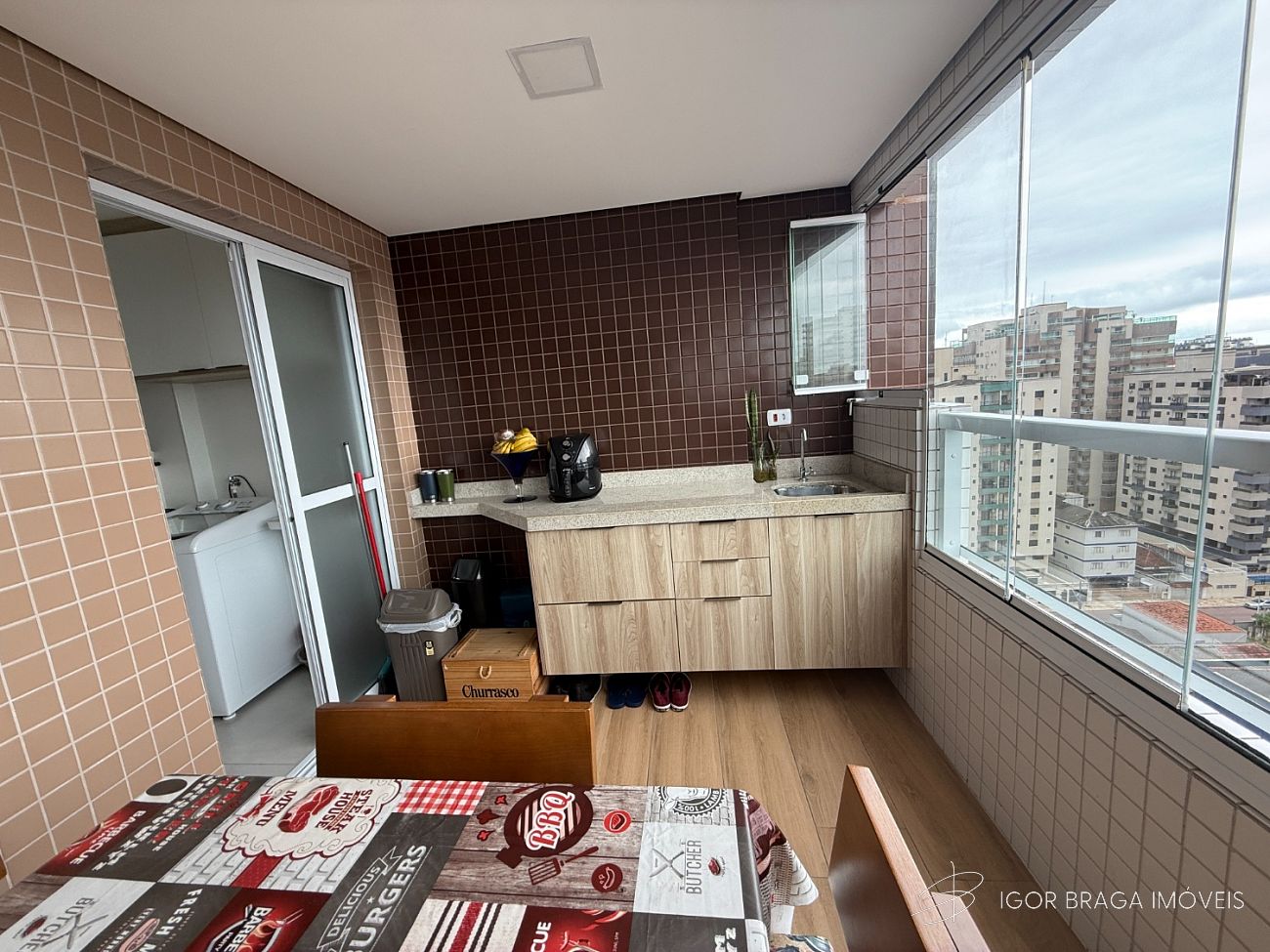 EXCELENTE APARTAMENTO A 30M DO MAR!