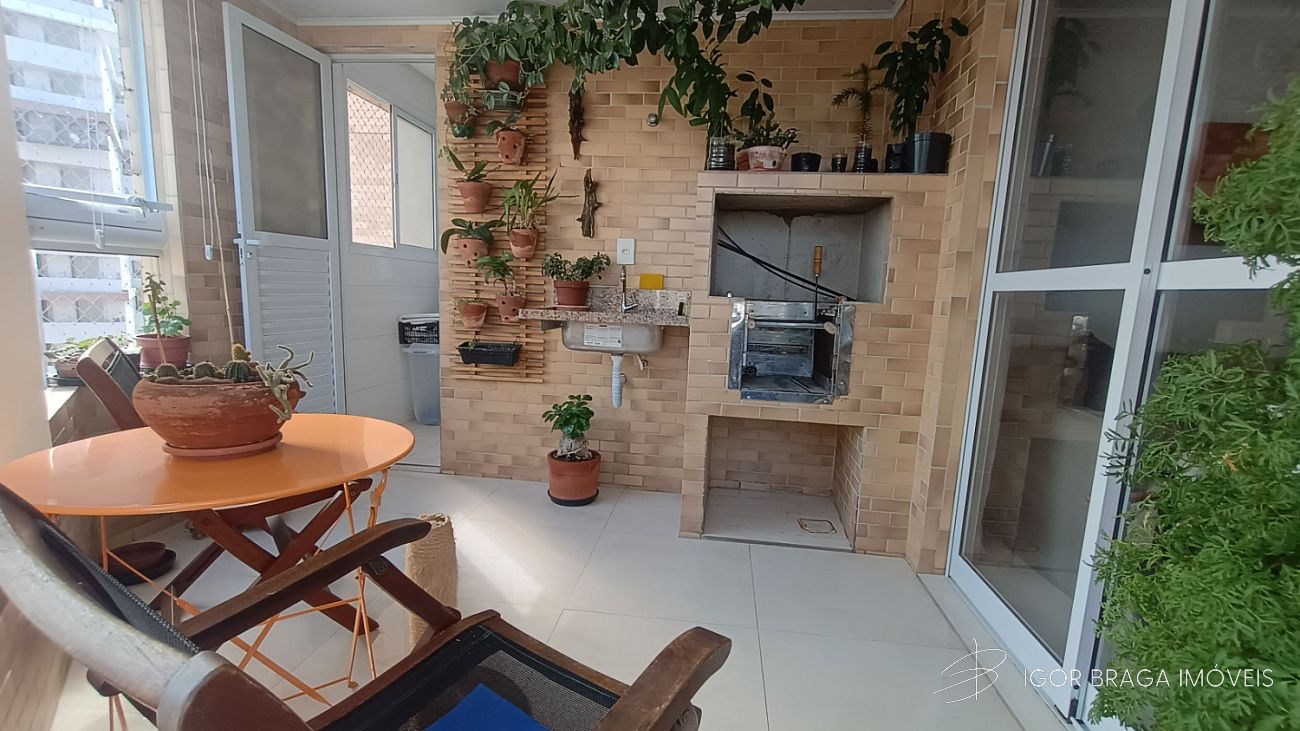 EXCELENTE APARTAMENTO 100M DO MAR E COM AREA DE LAZER COMPLETO