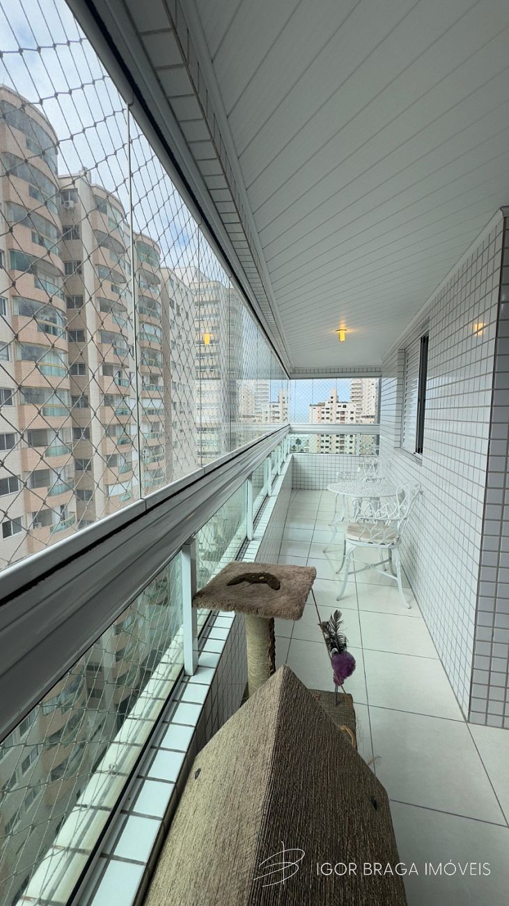 EXCELENTE APARTAMENTO, À 250M DO MAR LAZER COMPLETO