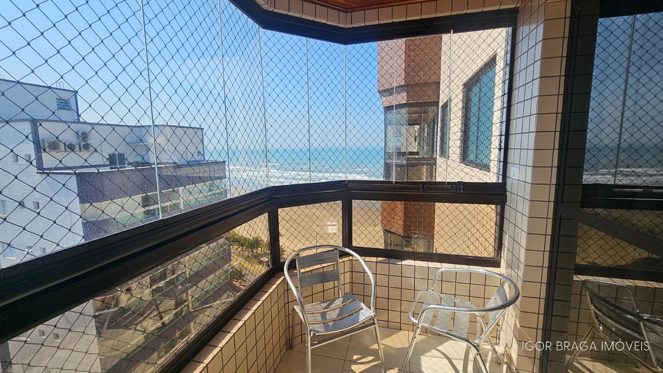 BELÍSSIMO APARTAMENTO, AMPLO E LAZER COMPLETO