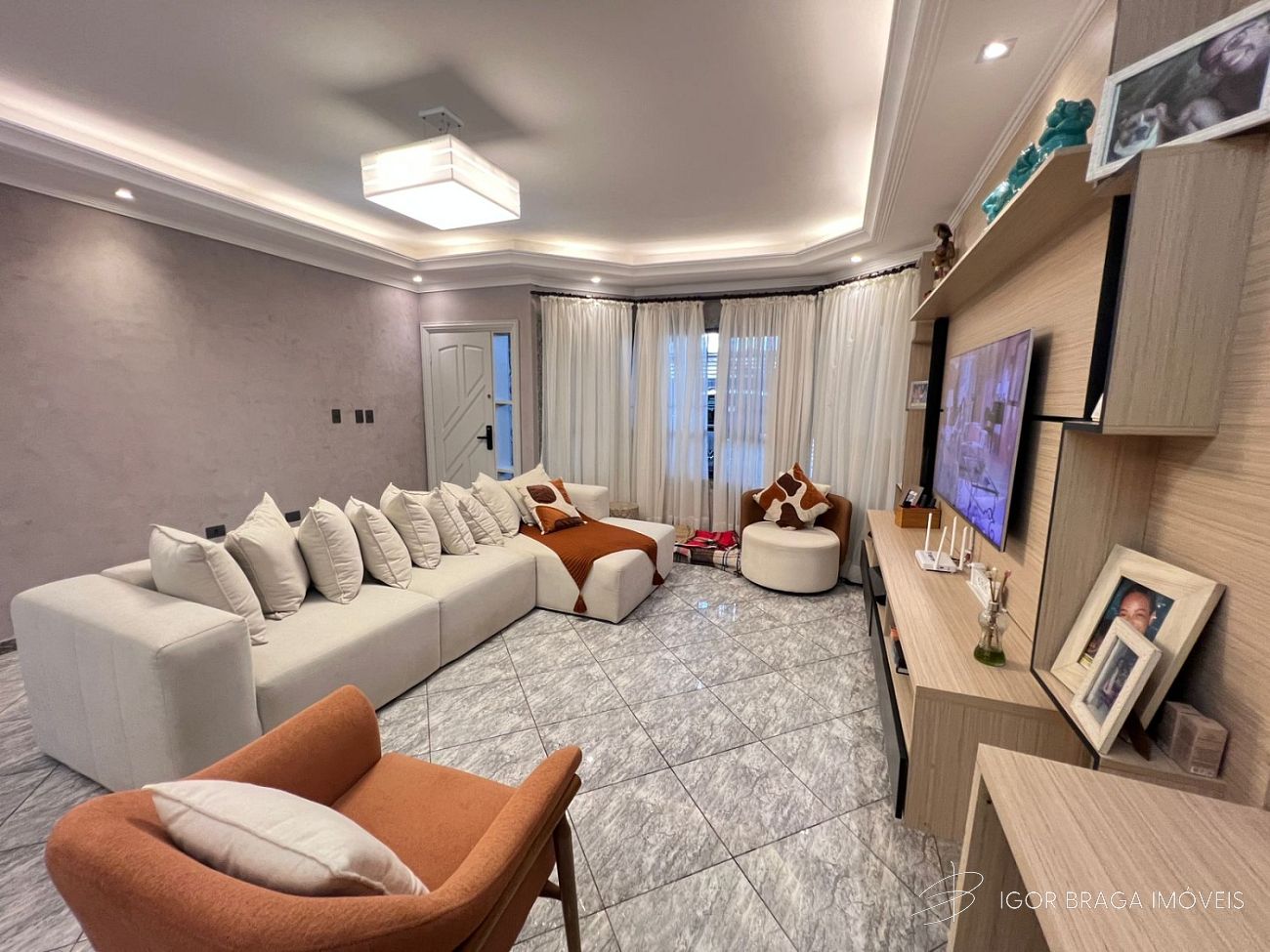 EXCELENTE CASA A 400M DO MAR, COM HIDRO E ÁREA GOURMET