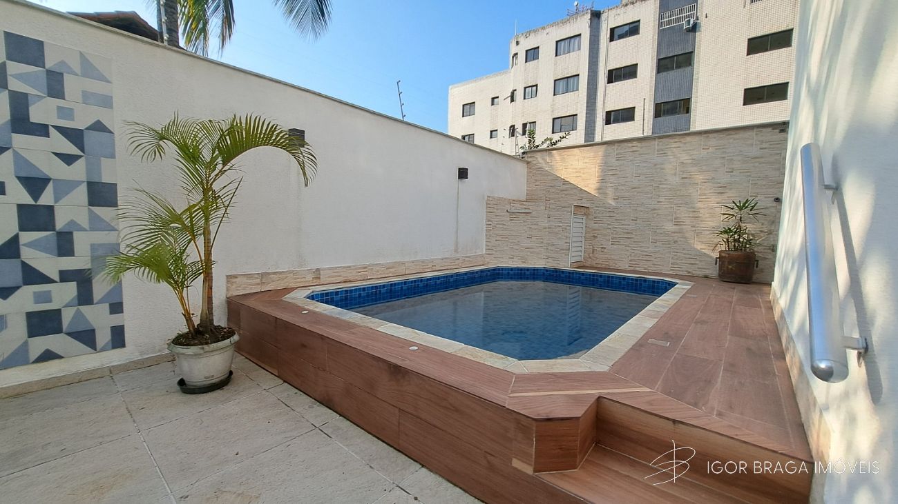 EXCELENTE SOBRADO, A 400M DO MAR  E COM ÁREA GOURMET