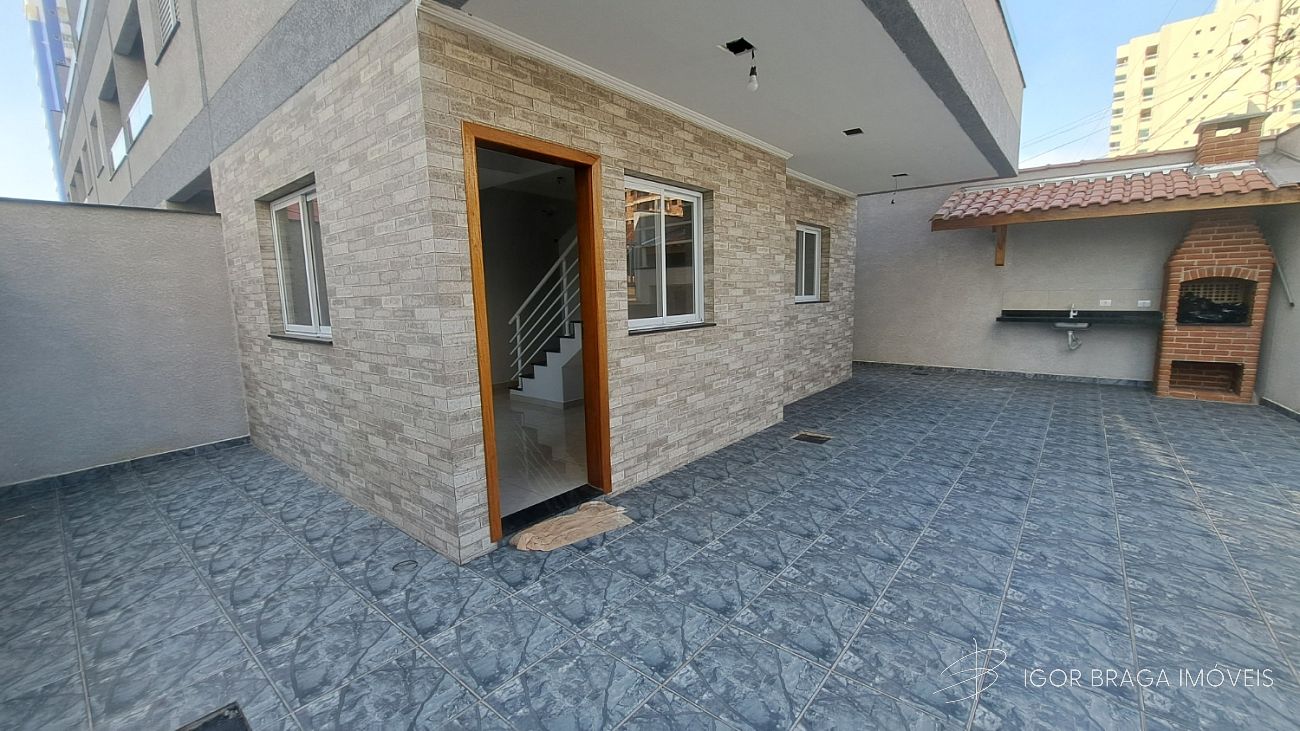 EXCELENTE SOBRADO, A 400M DO MAR  E COM ÁREA GOURMET