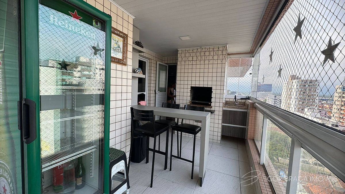 BELÍSSIMO APARTAMENTO A 300M DO MAR E COM ÁREA DE LAZER COMPLETA