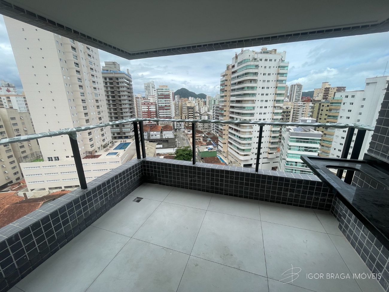 EXCELENTE EMPREENDIMENTO A 350M DO MAR E LAZER COMPLETO