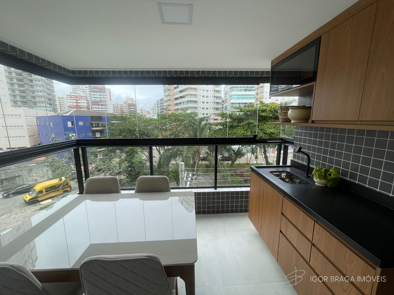 EXCELENTE EMPREENDIMENTO A 350M DO MAR E LAZER COMPLETO