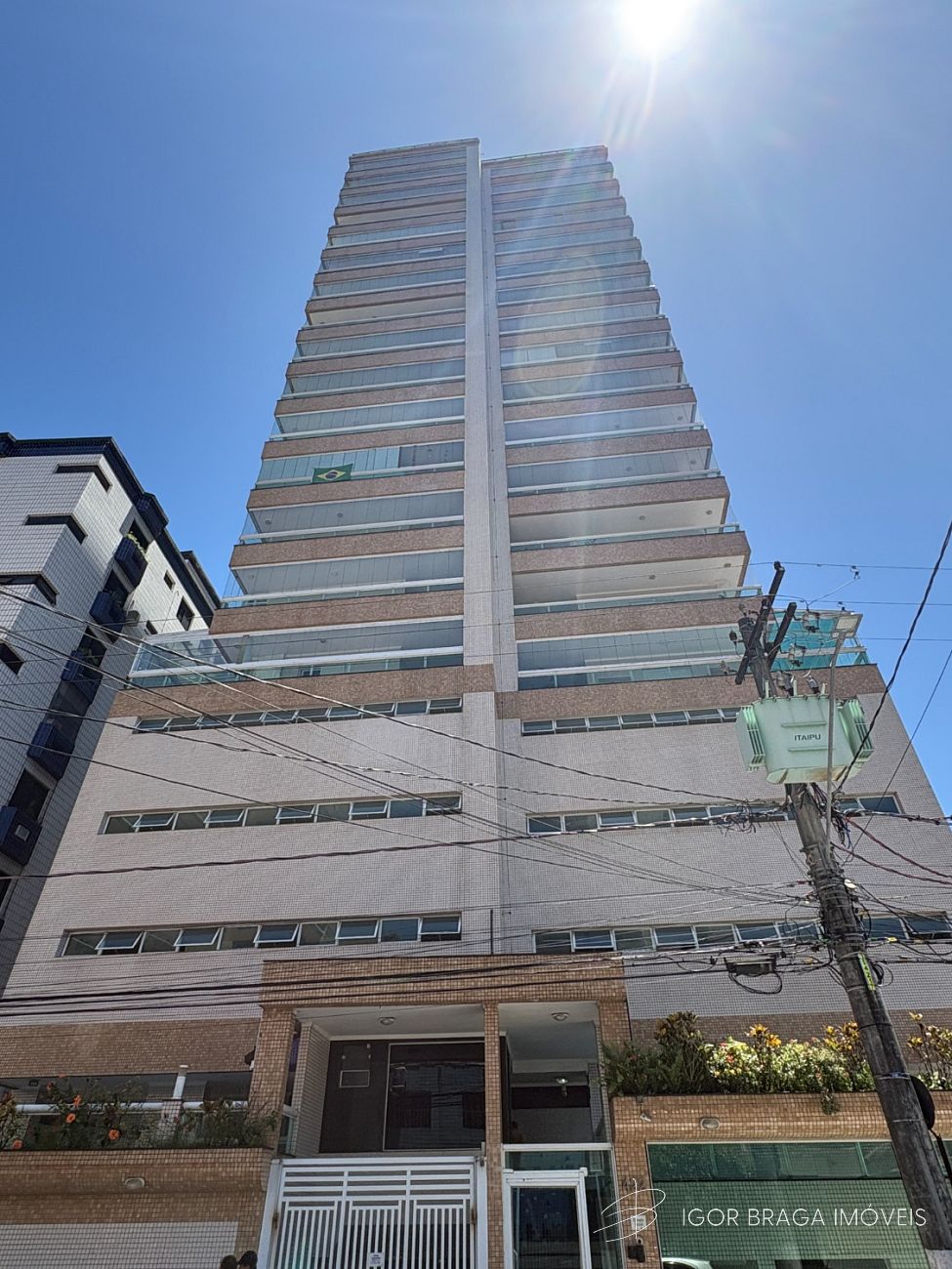 BELÍSSIMO APARTAMENTO, À 450M DO MAR E LAZER COMPLETO