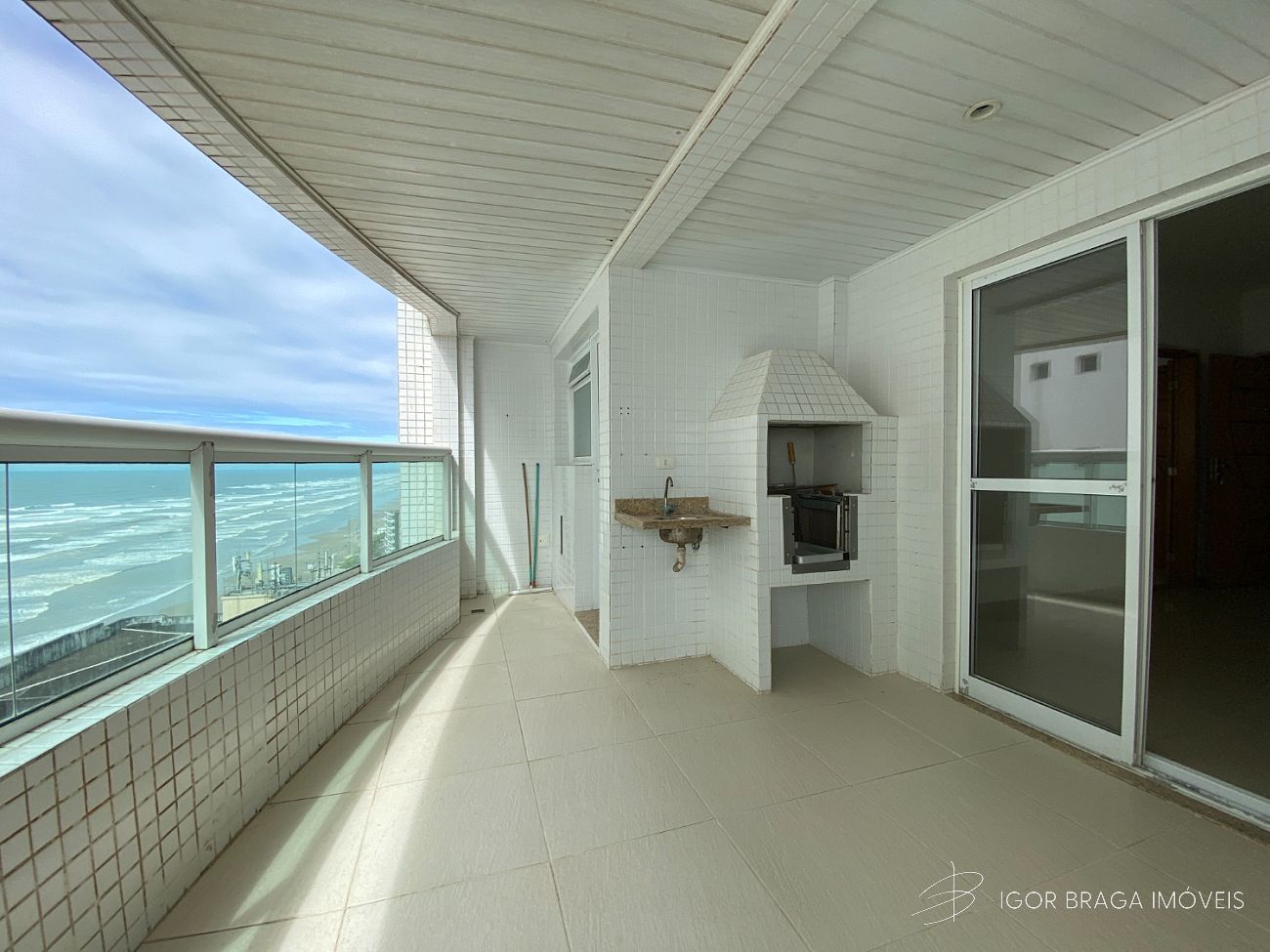 EXCELENTE APARTAMENTO, FINO ACABAMENTO E LAZER COMPLETO