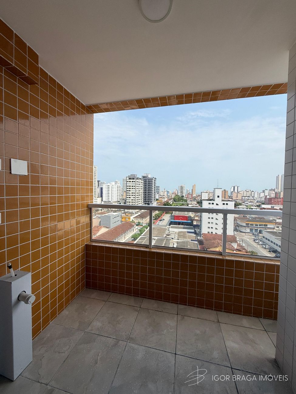 EXCELENTE APARTAMENTO, AMPLO E LAZER COMPLETO