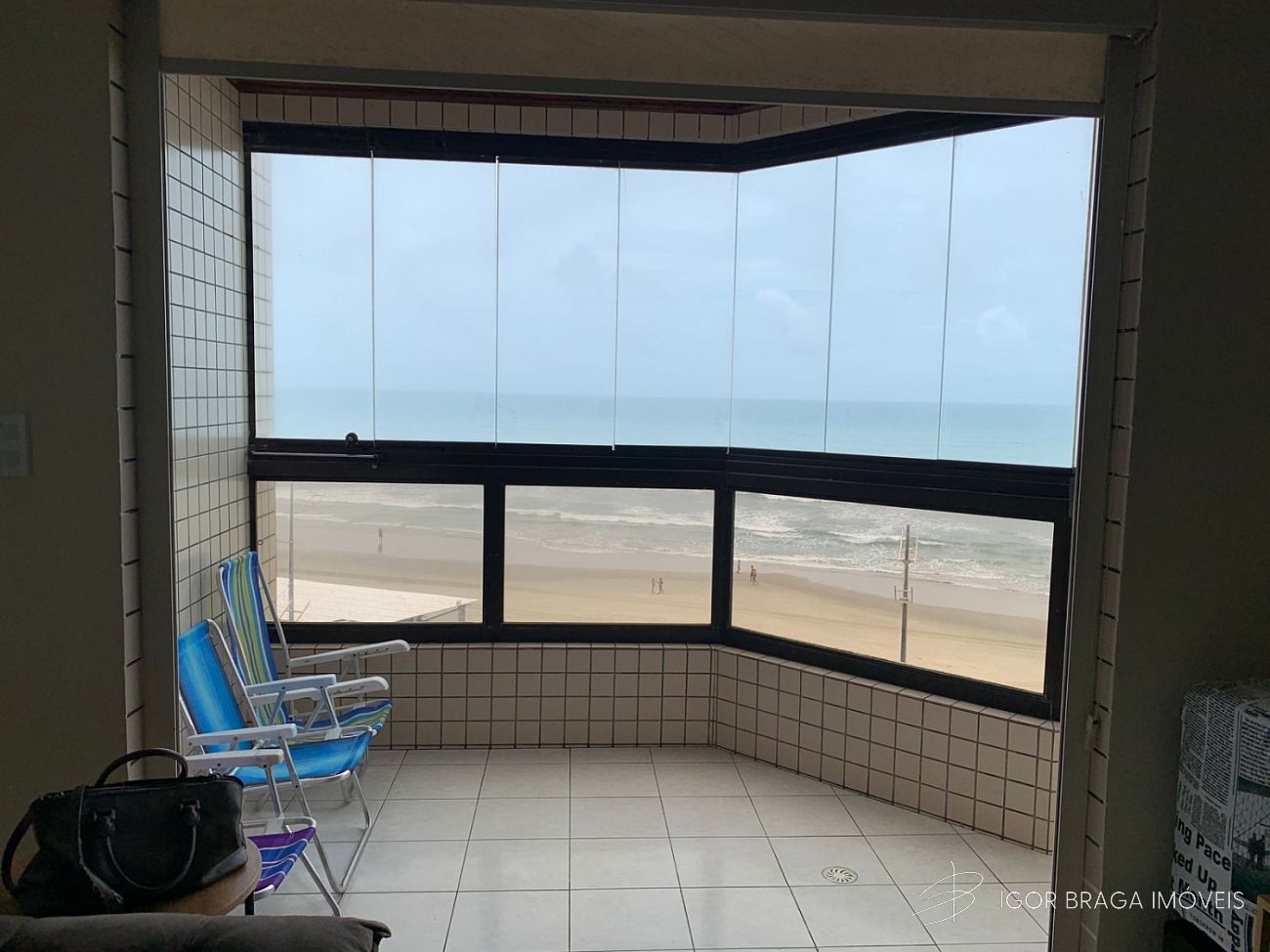EXCELENTE APARTAMENTO A 50M DO MAR E COM ÁREA DE LAZER COMPLETA