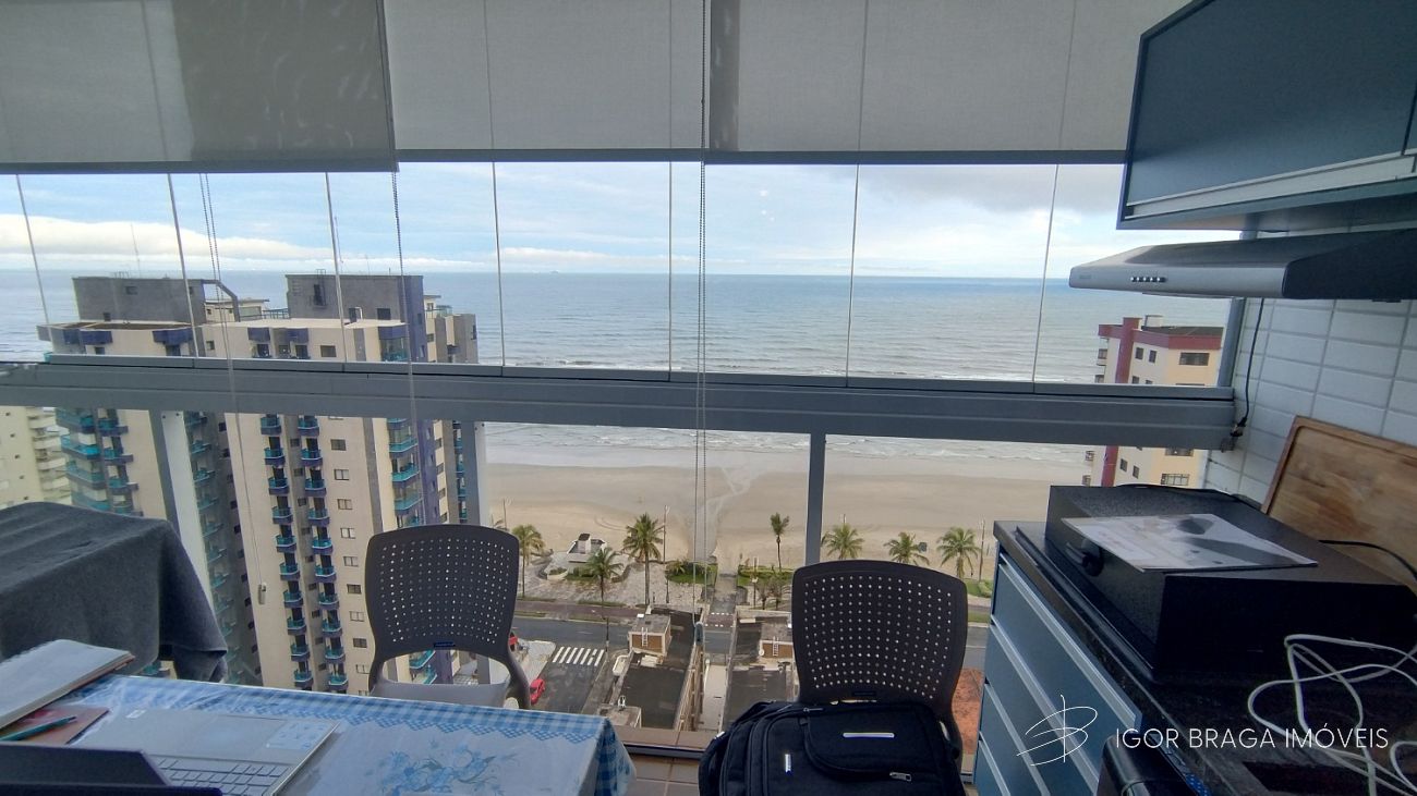 EXCELENTE APARTAMENTO A 100 DO MAR E COM ÁREA DE LAZER COMPLETO