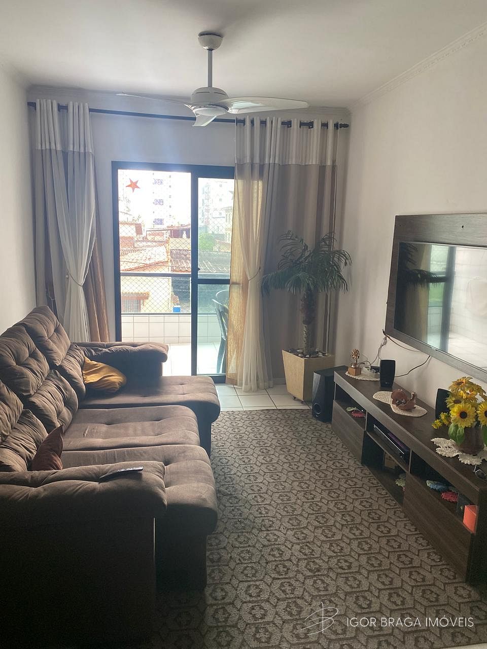 EXCELENTE APARTAMENTO, A 150M DO MAR E COM AREA DE LAZER COMPLETO