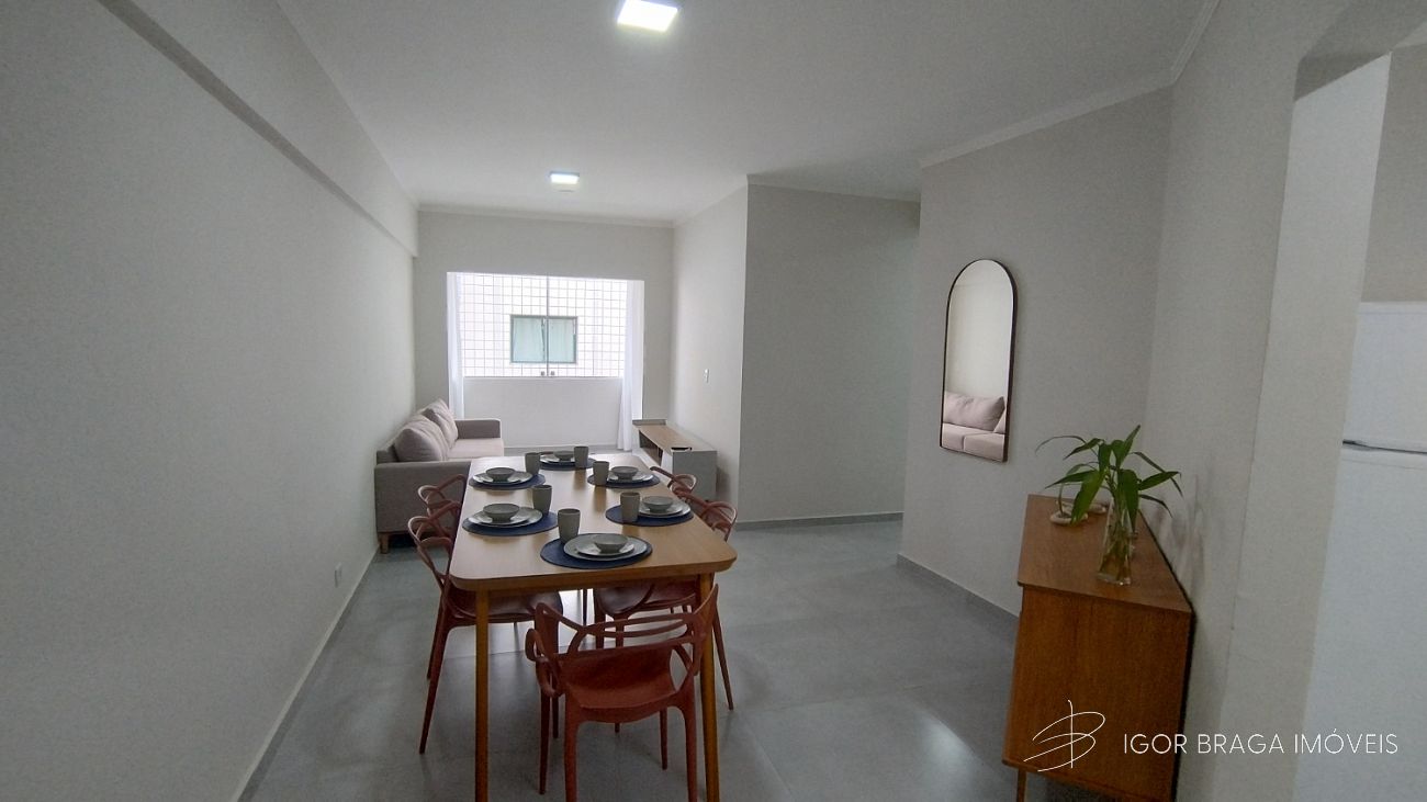 BELÍSSIMO APARTAMENTO, À 98M DO MAR E LAZER COMPLETO
