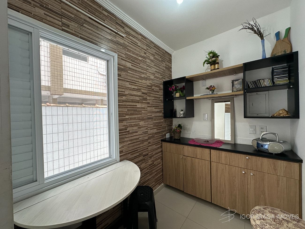 BELÍSSIMA KITNET, À 150M DO MAR E LAZER COMPLETO