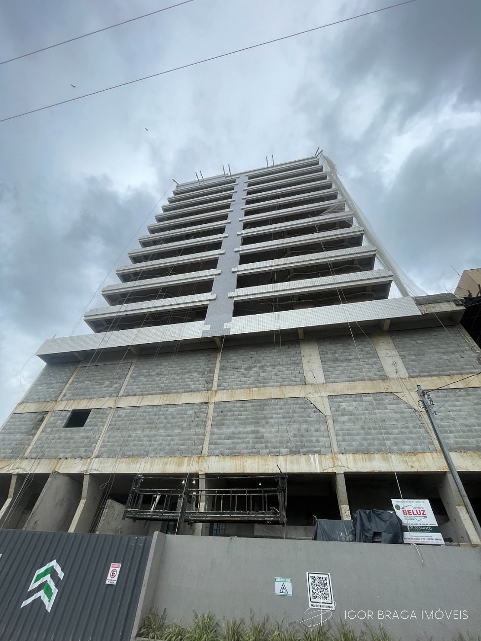 BELÍSSIMO APARTAMENTO EM CONSTRUÇÃO, À 700M DO MAR E LAZER COMPLETO