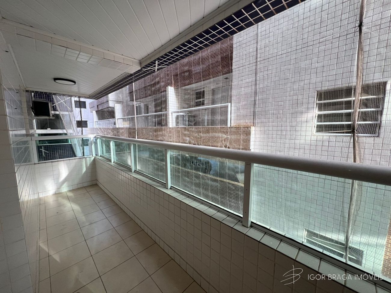 EXCELENTE APARTAMENTO, À 450M DO MAR E LAZER COMPLETO