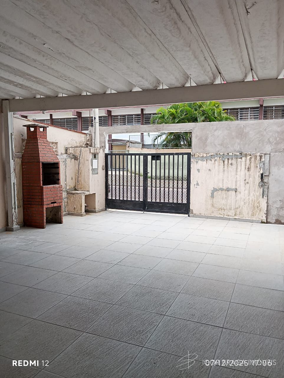 BELÍSSIMA CASA, AMPLA E À 450M DO MAR