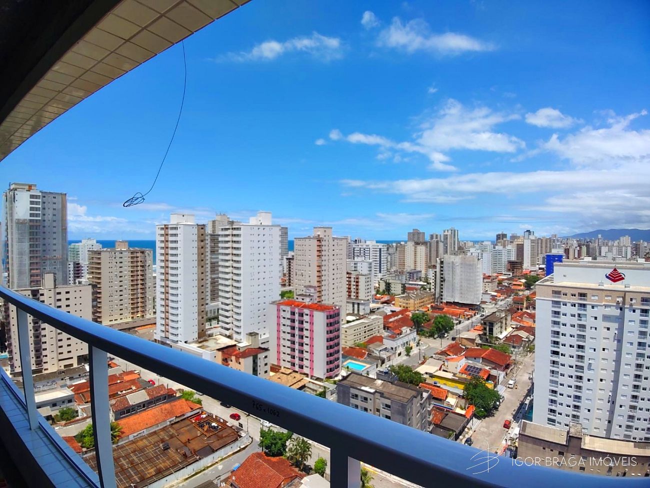 BELÍSSIMO APARTAMENTO, À 450M DO MAR E LAZER COMPLETO