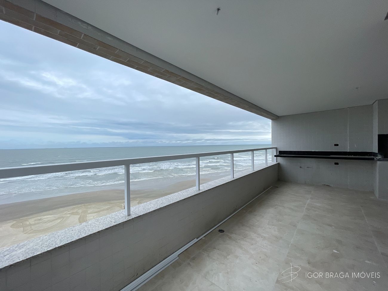 EXCELENTE CONSTRUÇÃO, FINO ACABAMENTO E LAZER COMPLETO