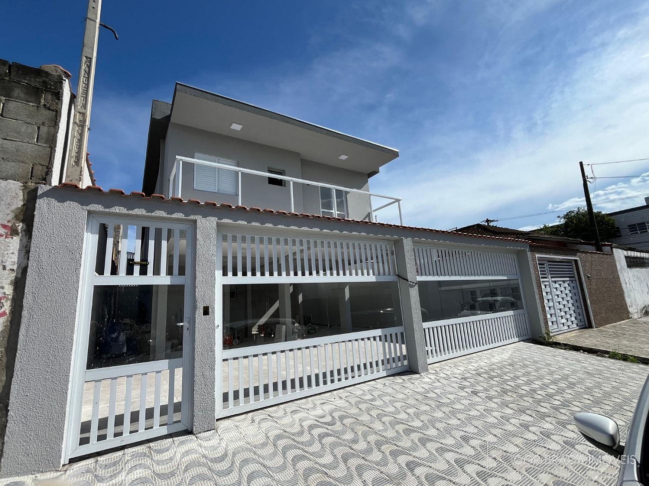 BELÍSSIMA CASA EM CONDOMÍNIO, FINO ACABAMENTO